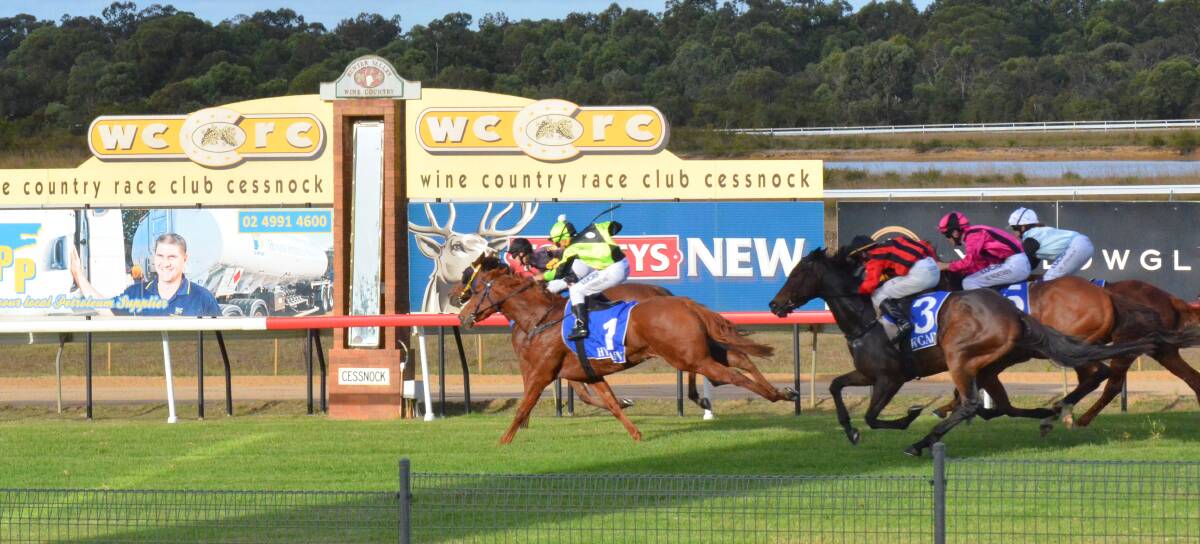 CLOSE FINISH: Fountains won the John Cleaves Memorial Handicap at Cessnock's Anzac Day race meeting on Monday. Picture: KRYSTAL SELLARS