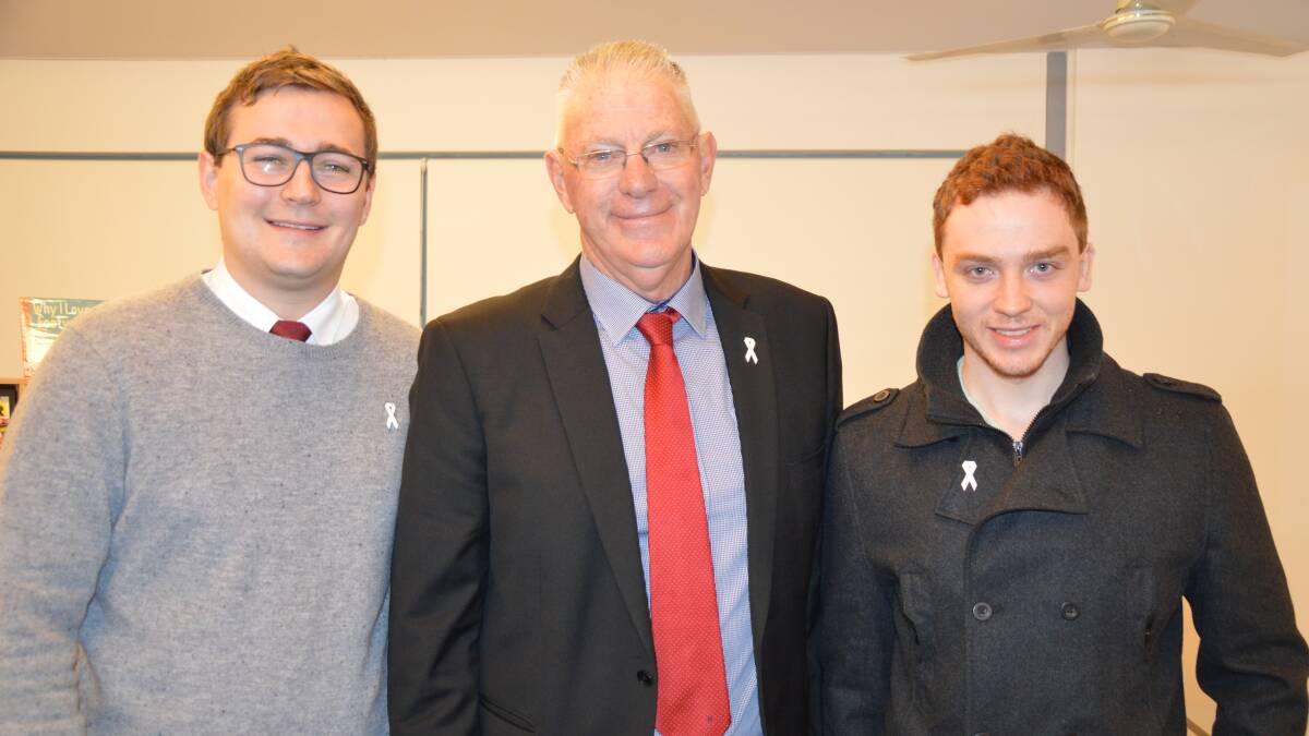 PLEDGE: Former Mount View High School students Jordan O’Brien and Murray Thompson with Cessnock City Council mayor Bob Pynsent.