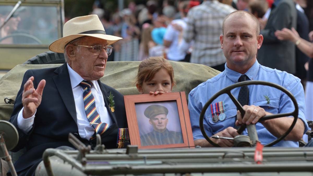 TAMWORTH: Residents ride in the Anzac Day March. Photo: Barry Smith, The Northern Daily Leader. 