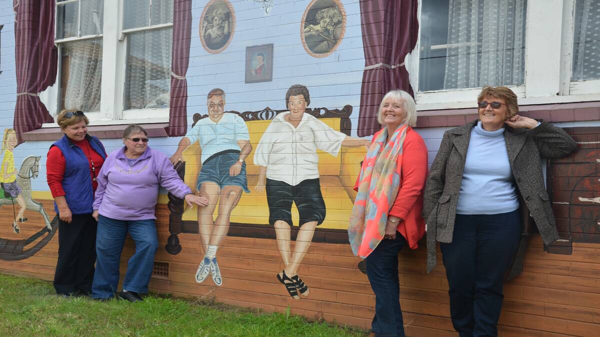 VISITORS: Jackie Trypas from Elizabeth Beach, Jan Harrison from Tuncurry, Ursula Stemmer from Rainbow Flat and Fay Stewart from Halliday’s Point at the Steptoe’s mural in Kurri.