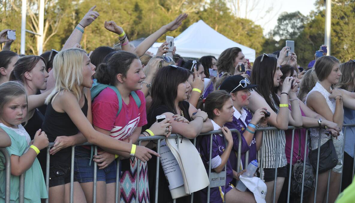 CESSNOCK RELAY FOR LIFE 2013: Some of the crowd that saw The Collective performing at Cessnock Relay For Life on October 12, 2013. Photo: The Advertiser.