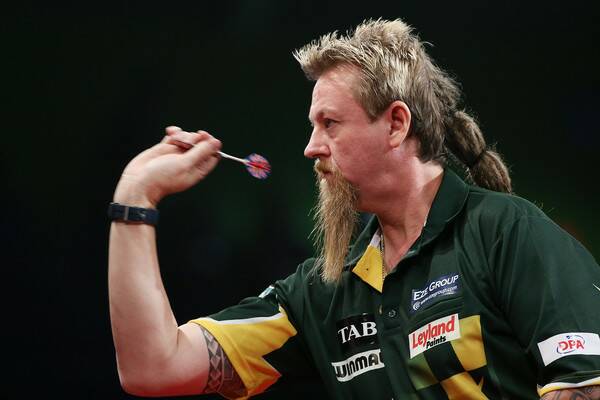 Cessnock's Simon Whitlock plays Kyle Anderson in the quarter-finals of the Auckland Darts Masters.