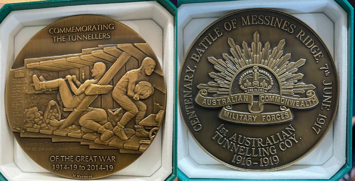 Both sides of the medallion that was presented to Sir Edgeworth David Memorial Museum.