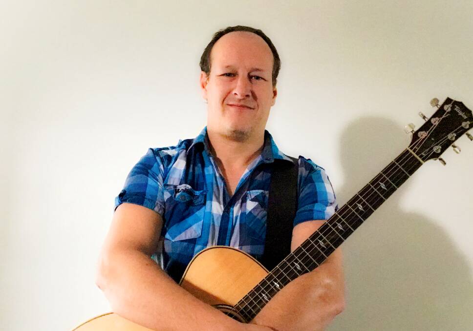 TUNES: Solo artist Hendo will provide the entertainment at East Cessnock Bowling Club on Saturday.