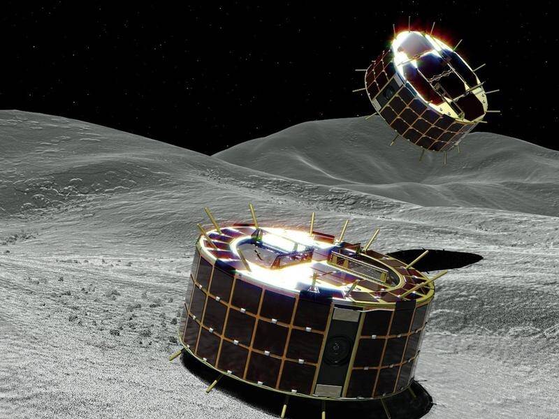 A Japanese space capsule carrying asteroid samples is due to land in SA on Sunday.