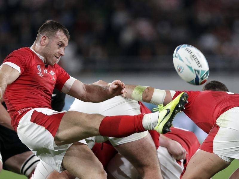 Wales' Gareth Davies has been recalled to face France in Cardiff on Saturday.