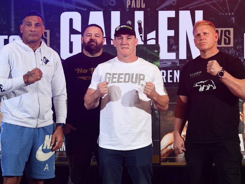Paul Gallen (c) will fight Justin Hodges (l) and Ben Hannant (r) on the same night. (Jono Searle/AAP PHOTOS)