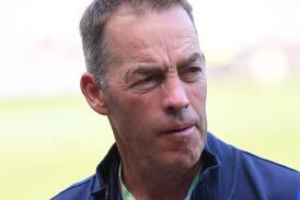 Kangaroos coach Alastair Clarkson wants to see a team from the NT added to the AFL. (Julian Smith/AAP PHOTOS)