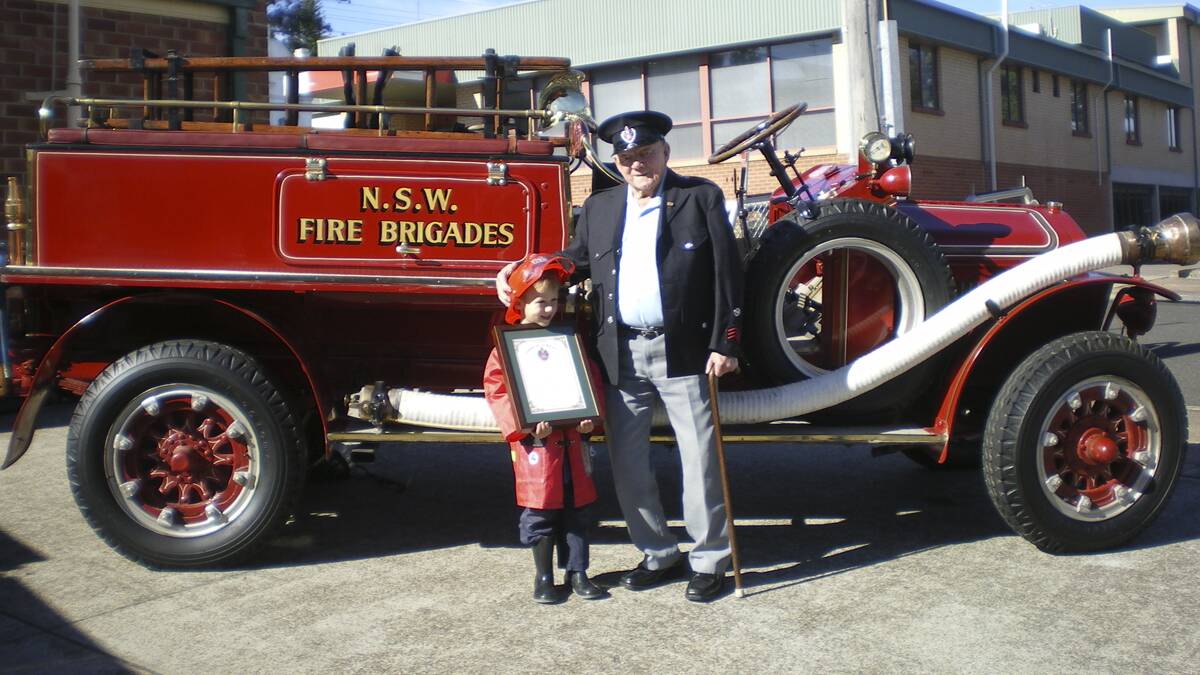 Dean Lewis meets Robert Thomas at the Cessnock Fire Station open day.