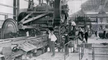 1915: Bloom Mill Shears.