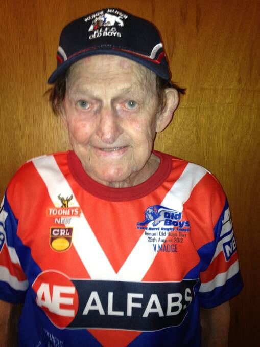 TRIBUTE: Kurri Rugby League legend Viv Madge with the specially made jumper for Saturday's game against Macquarie. 